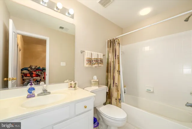 $735,000 | 13082 Park Crescent Circle, Herndon, VA 20171