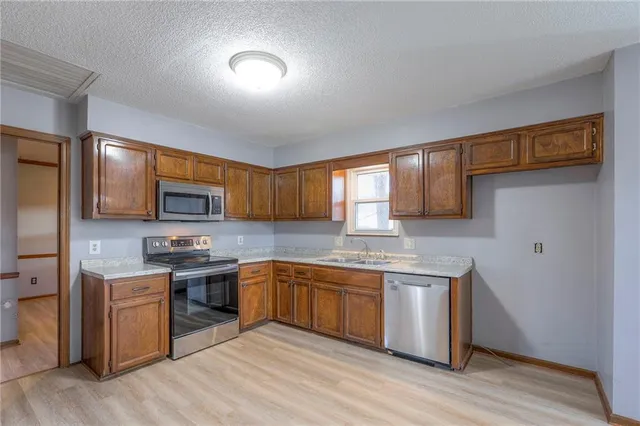 $270,000 | 2218 Liberty Landing Road, Liberty, MO 64068