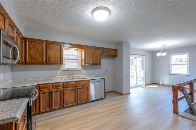 $270,000 | 2218 Liberty Landing Road, Liberty, MO 64068