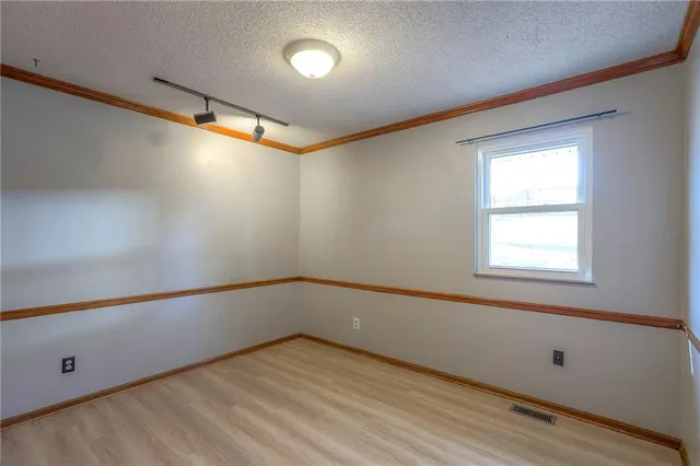 $270,000 | 2218 Liberty Landing Road, Liberty, MO 64068