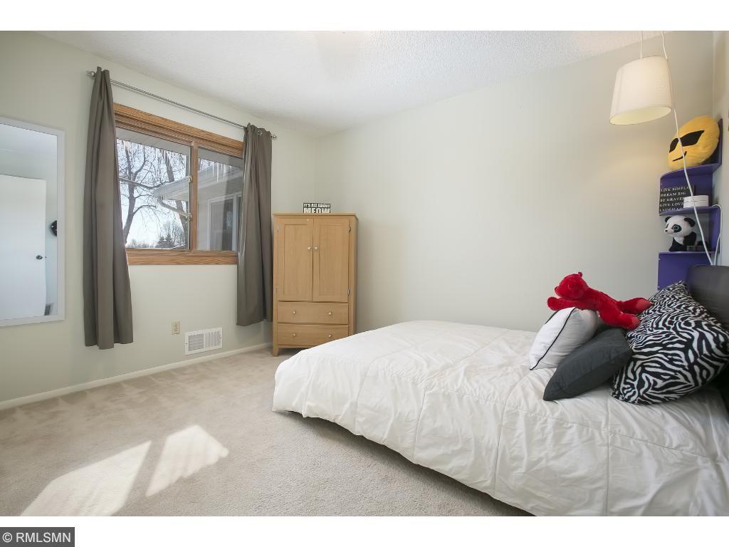 7661 Heritage Road Eden Prairie, MN 55346 - Photo 18 of 24