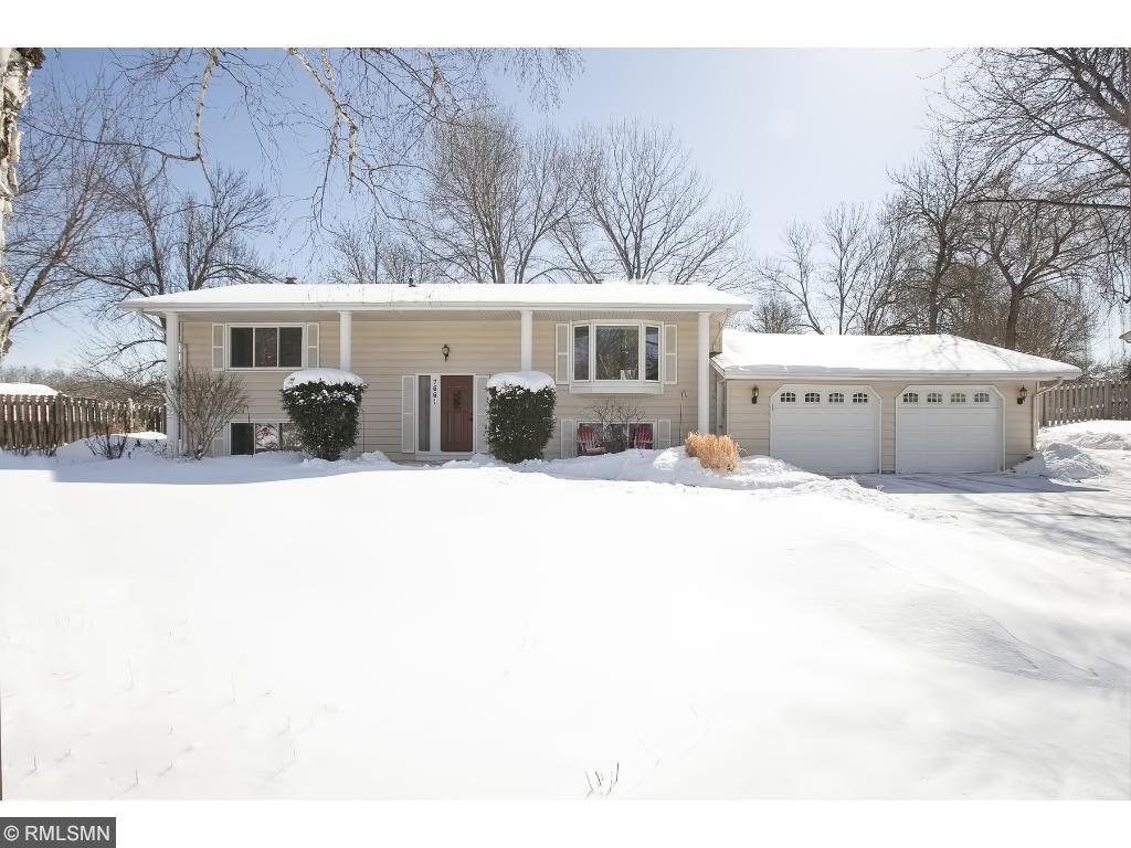 7661 Heritage Road Eden Prairie, MN 55346 - Photo 3 of 24