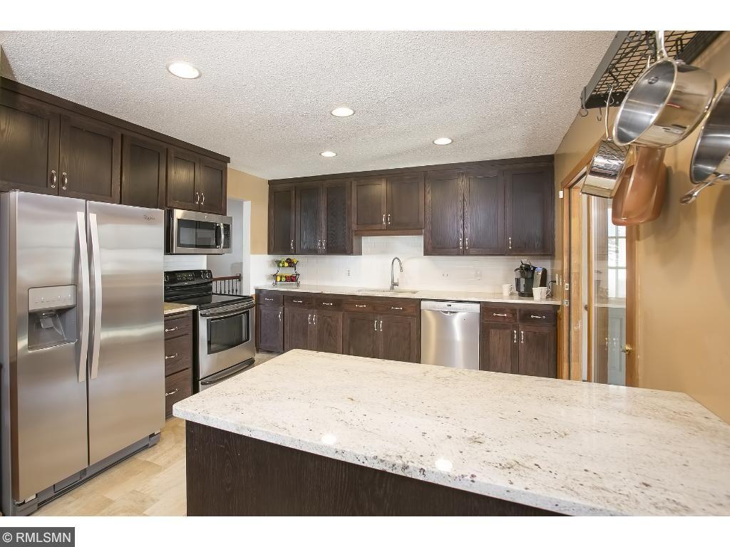 7661 Heritage Road Eden Prairie, MN 55346 - Photo 10 of 24