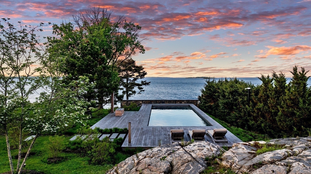 20 Crowninshield Road Marblehead, MA 01945 - Photo 3 of 42