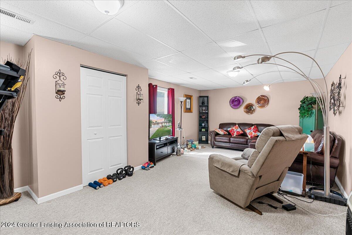 16730 Jerry Road Lansing, MI 48906 - Photo 23 of 47 33-Media Jett - 01