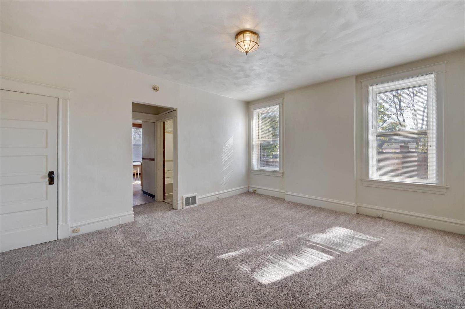 727 Bates Street St. Louis, MO 63111 - Photo 14 of 31