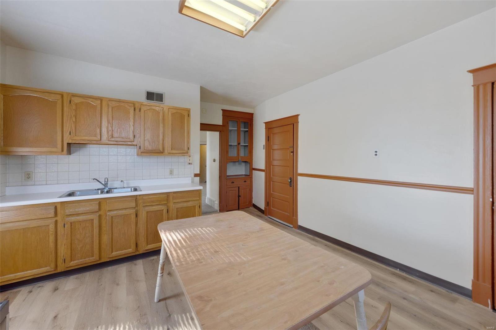 727 Bates Street St. Louis, MO 63111 - Photo 5 of 31