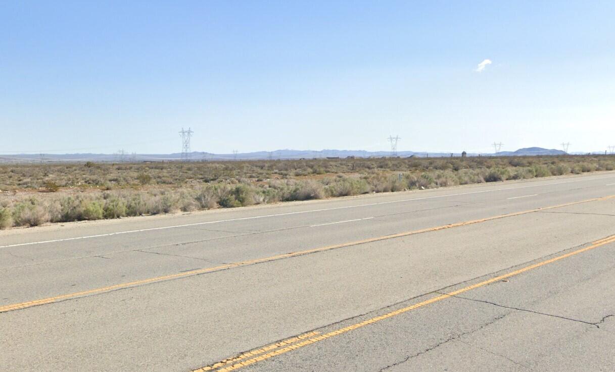 Pearblossom Highway East Pearblossom, CA 93553 - Photo 8 of 25 3037001038 lot2