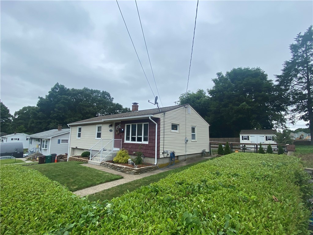 168 Morin Street Woonsocket, RI 02895 - Photo 4 of 42 Gallery Image 4