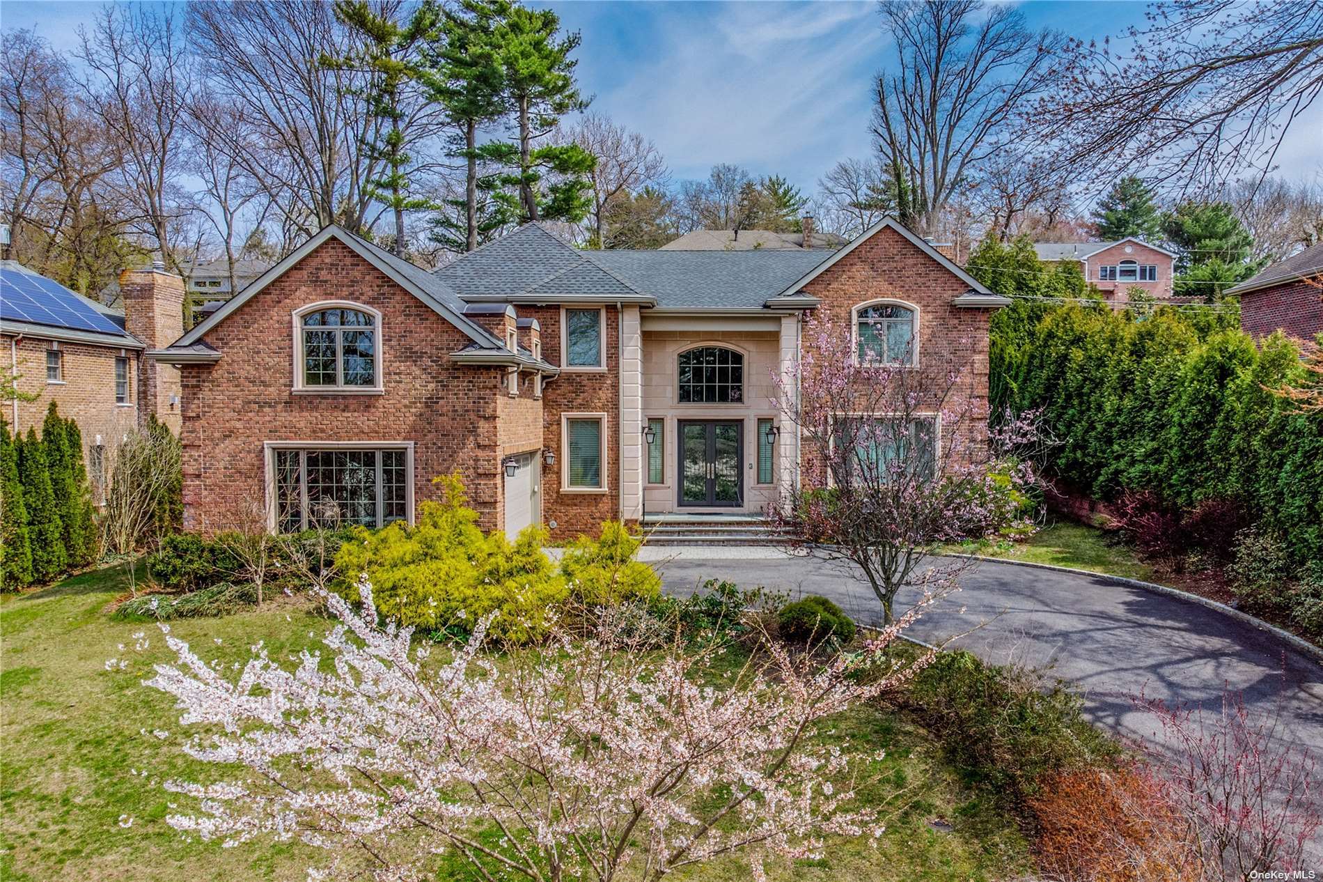 91 Pinewood Road Manhasset, NY 11030 - Photo 1 of 1 Gallery Image 1