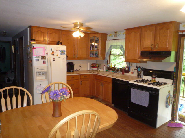 467 Dingle Road Worthington, MA 01098 - Photo 4 of 5 eat in kitchen