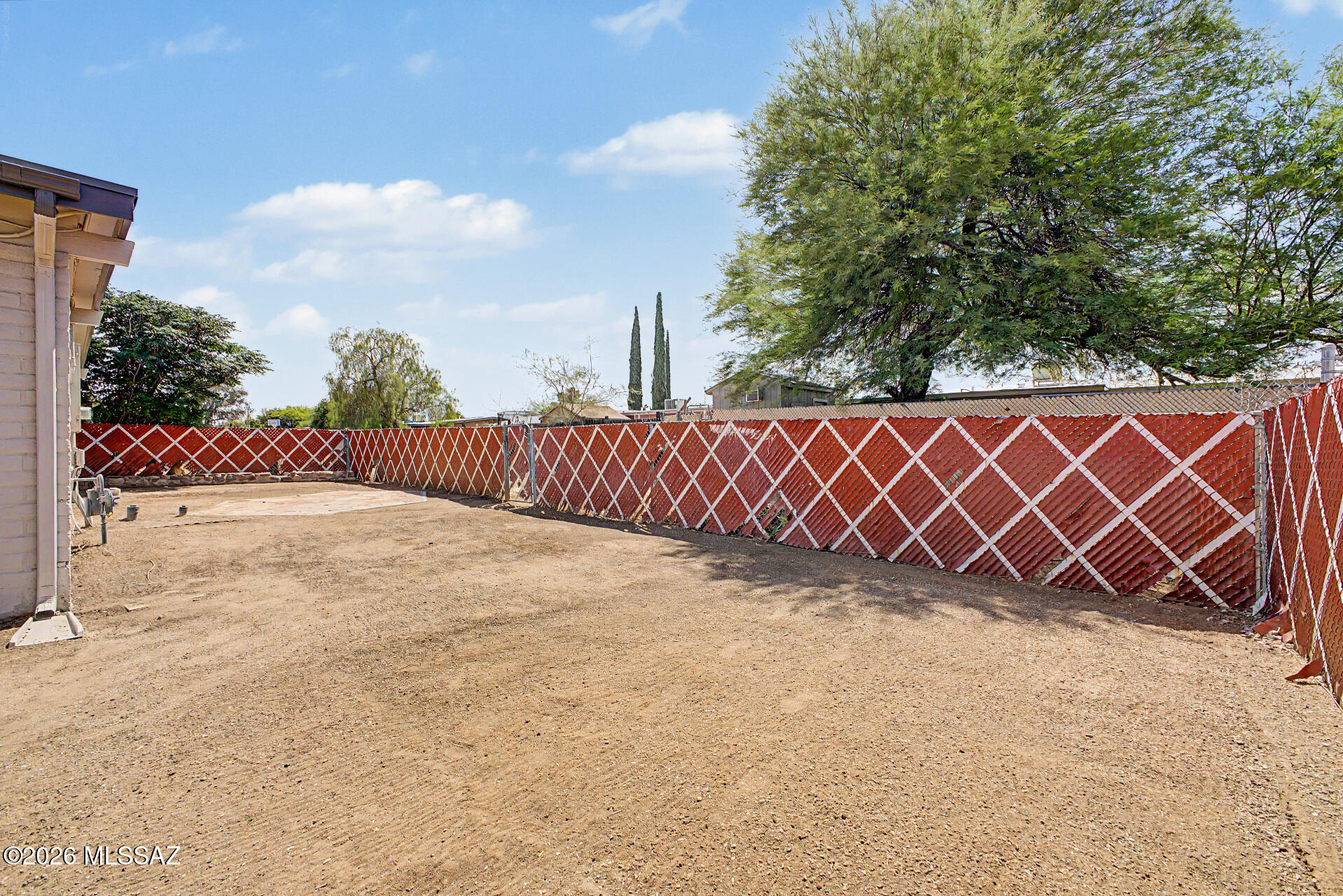3402 South Kolb Road Tucson, AZ 85730 - Photo 30 of 32 a view of a garage