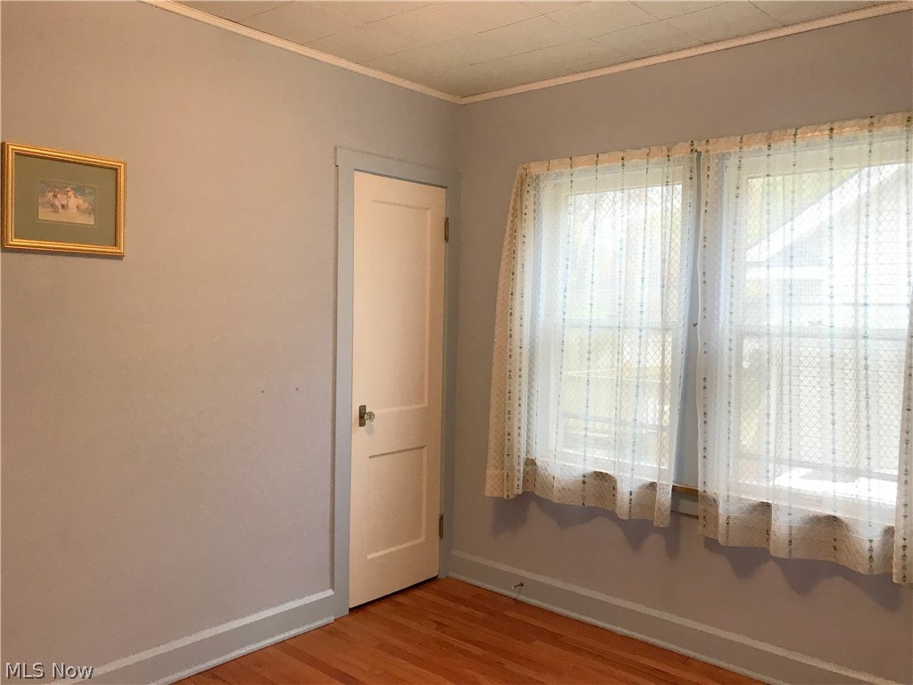 888 Montford Road Cleveland, OH 44121 - Photo 13 of 31