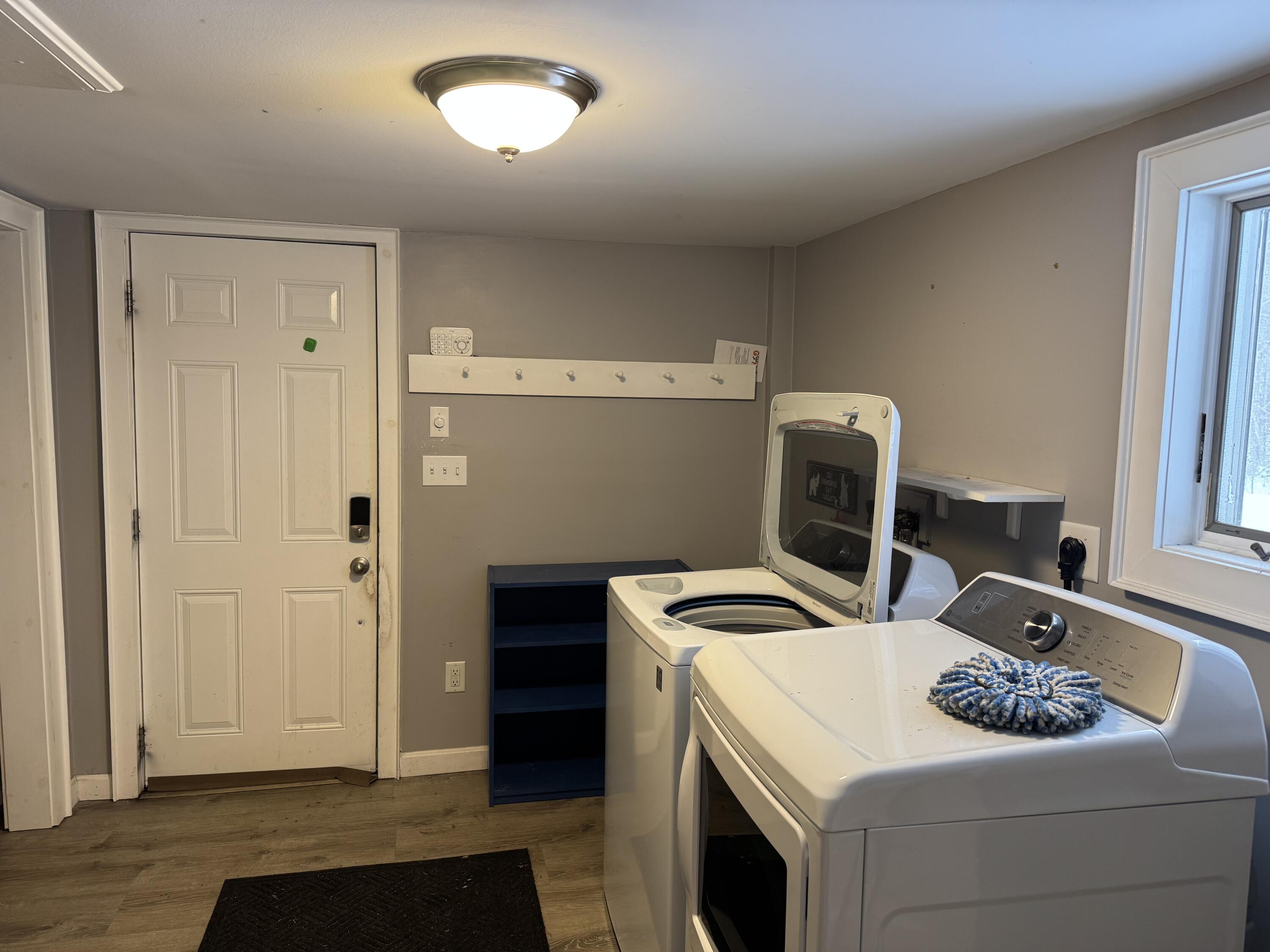 103 Hubbard Road Berwick, ME 03901 - Photo 10 of 57 IMG_2402