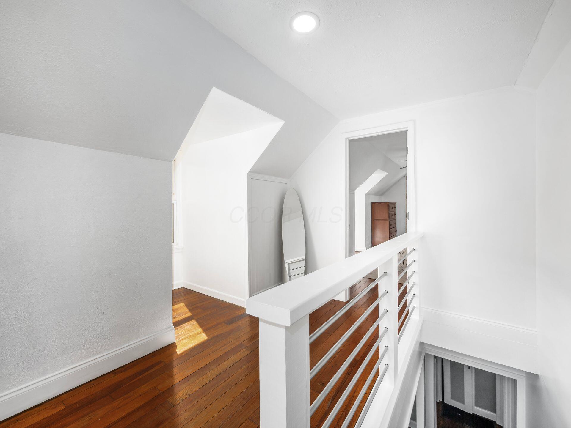 233 Demorest Road Columbus, OH 43204 - Photo 14 of 30 Upstairs