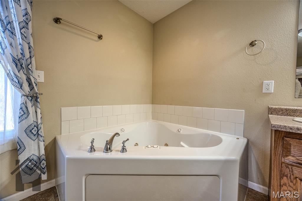 14197 Hopi Road Dixon, MO 65459 - Photo 17 of 48