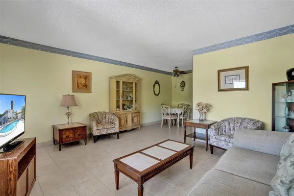 $139,000 | 2000 Northeast 51st Court, Unit 205, Fort Lauderdale, FL 33308