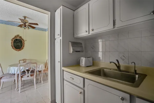 $139,000 | 2000 Northeast 51st Court, Unit 205, Fort Lauderdale, FL 33308