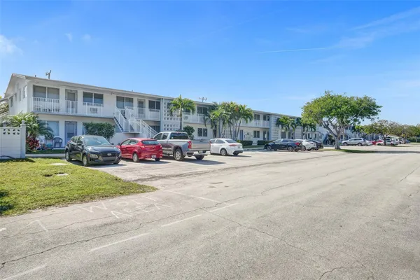 $139,000 | 2000 Northeast 51st Court, Unit 205, Fort Lauderdale, FL 33308