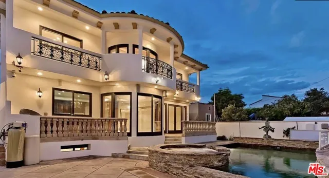 $18,000 | 332 South Almont Drive, Beverly Hills, CA 90211