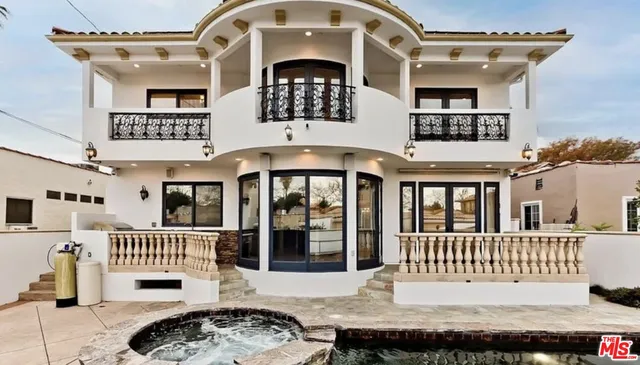 $18,000 | 332 South Almont Drive, Beverly Hills, CA 90211