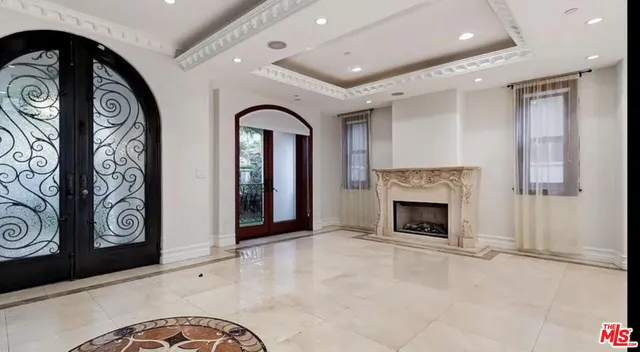 $18,000 | 332 South Almont Drive, Beverly Hills, CA 90211