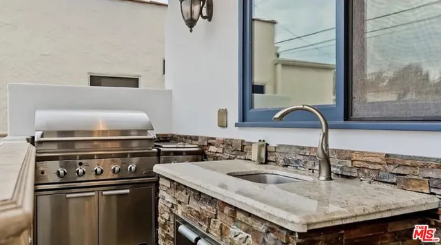 $18,000 | 332 South Almont Drive, Beverly Hills, CA 90211