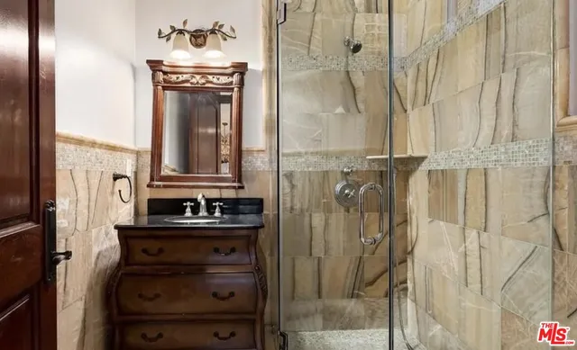 $18,000 | 332 South Almont Drive, Beverly Hills, CA 90211