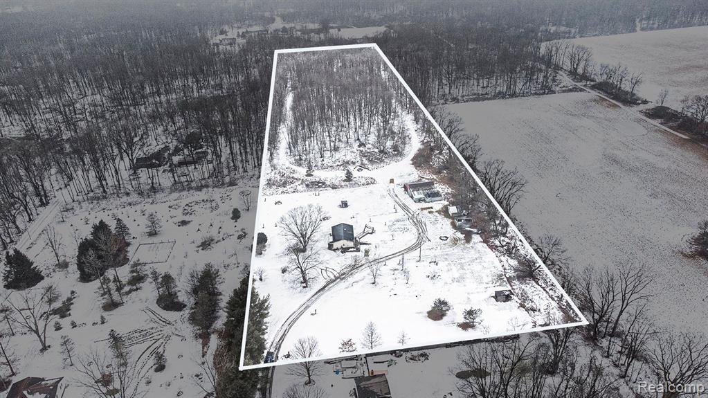 1726 Peavy Road Howell, MI 48843 - Photo 42 of 43