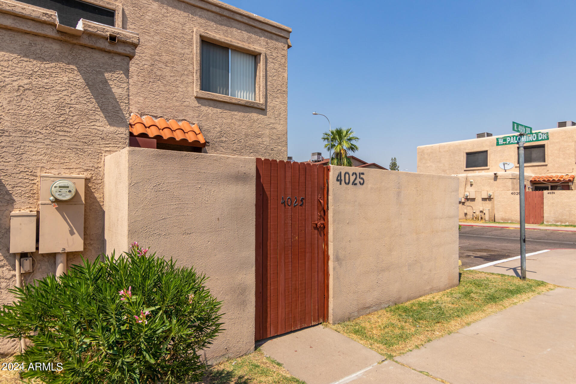 4025 West Palomino Road Phoenix, AZ 85019 - Photo 3 of 19 03 - Palomino