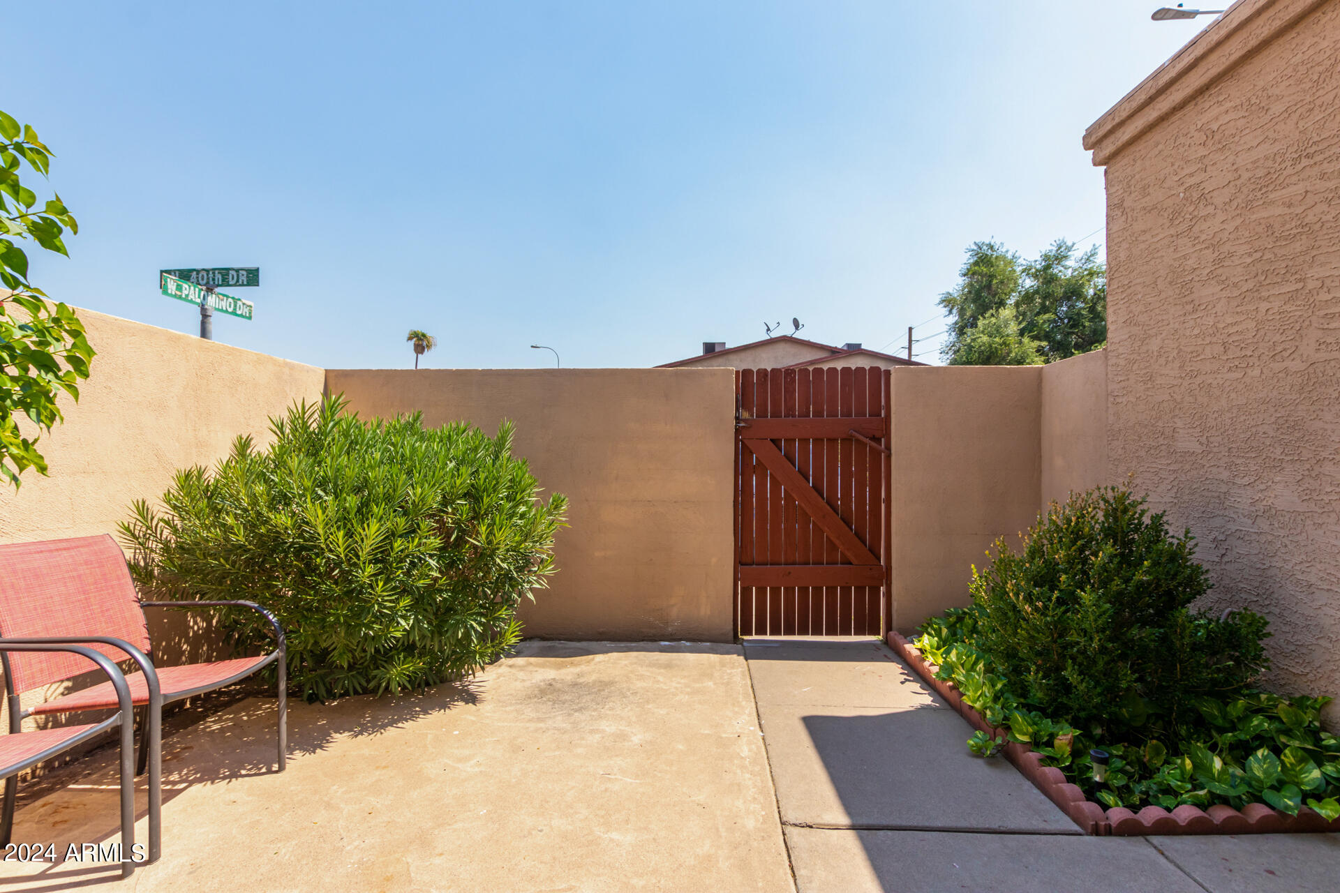 4025 West Palomino Road Phoenix, AZ 85019 - Photo 4 of 19 04 - Palomino