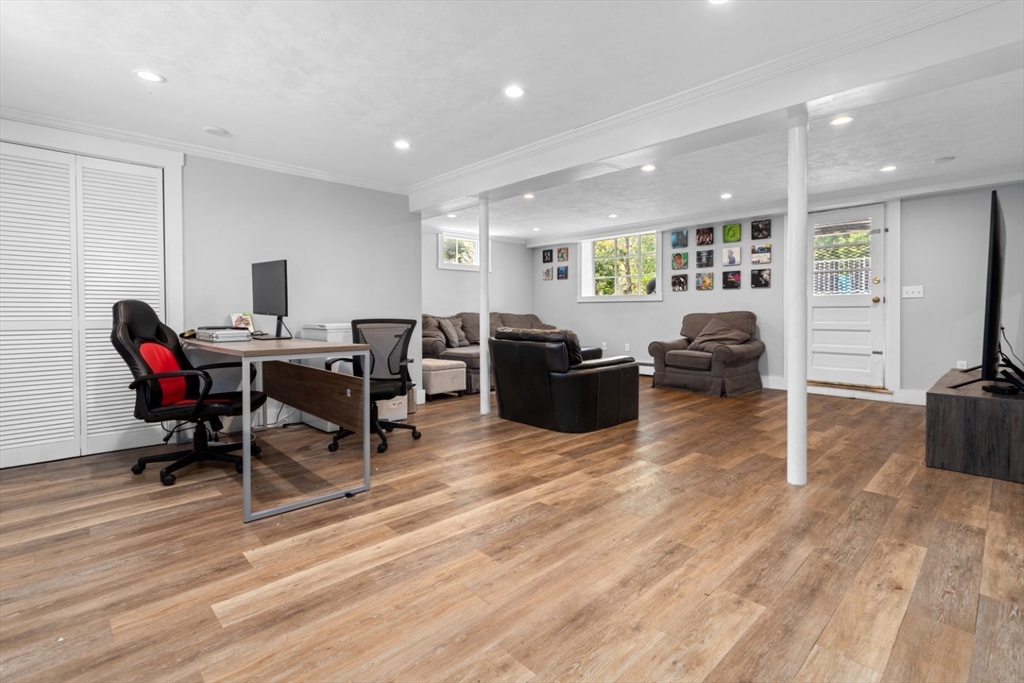 7 Plymouth Road Wakefield, MA 01880 - Photo 22 of 32 Gallery Image 22