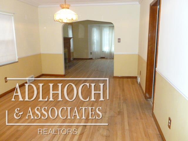 987 Fisher Road Grosse Pointe, MI 48230 - Photo 7 of 17 31295792-6.JPG
