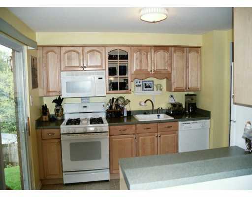 132 Easley Road Pittsburgh, PA 15237 - Photo 3 of 8 Kitchen.