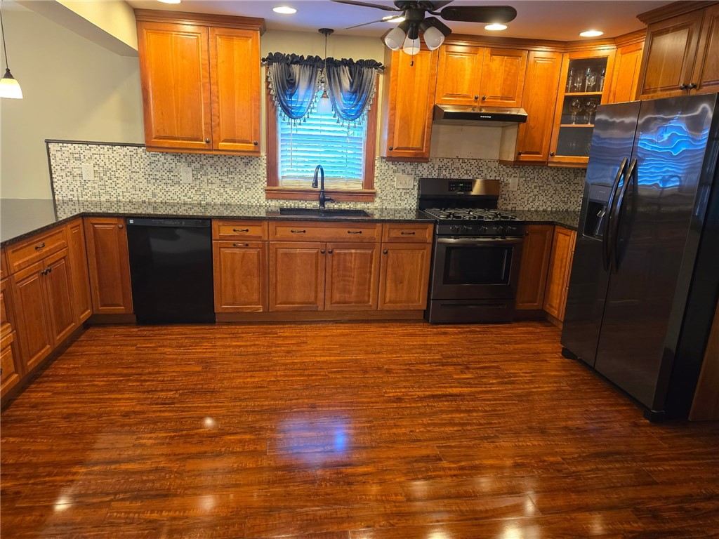 40 Camac Street Pawtucket, RI 02861 - Photo 4 of 10 Amazing kitchen with granite countertops. So much counter space to enjoy.......