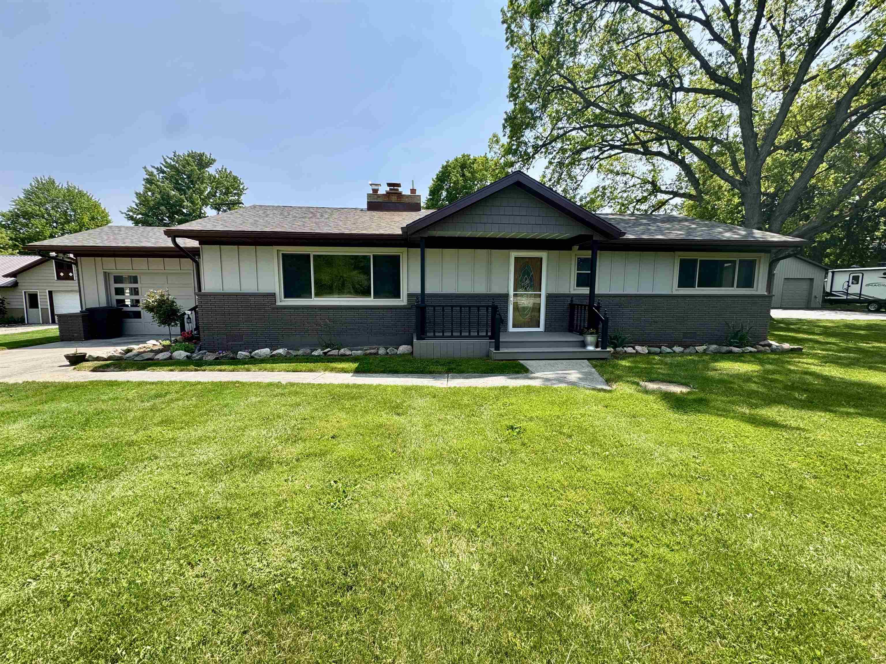 11965 Yale Road Yale, MI 48097 - Photo 1 of 33 Front View