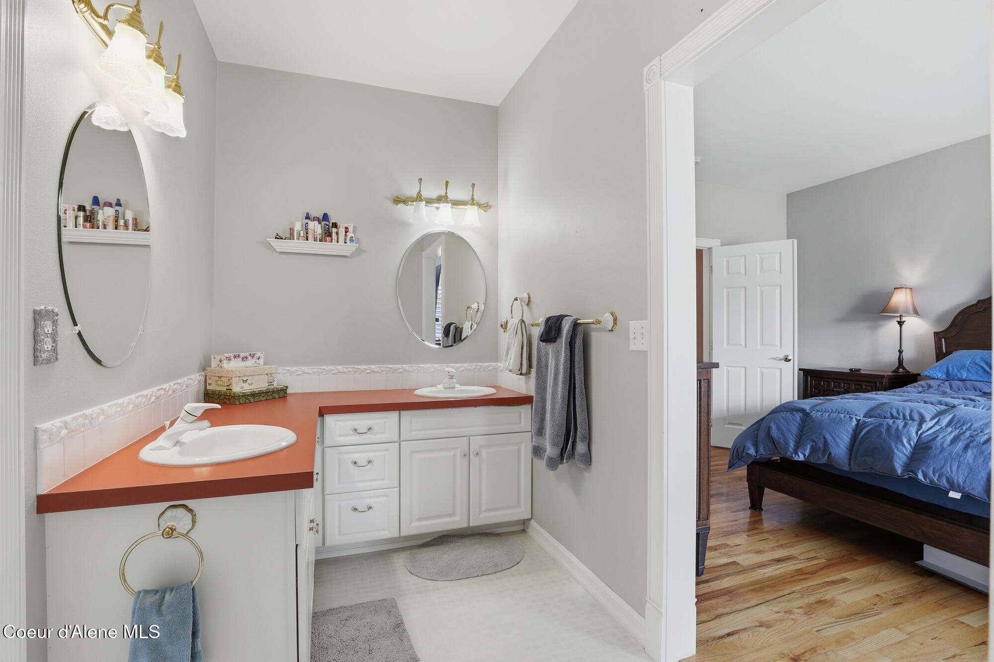 6909 West Ridgeway Road Deer Park, WA 99006 - Photo 31 of 70 Master bath 2