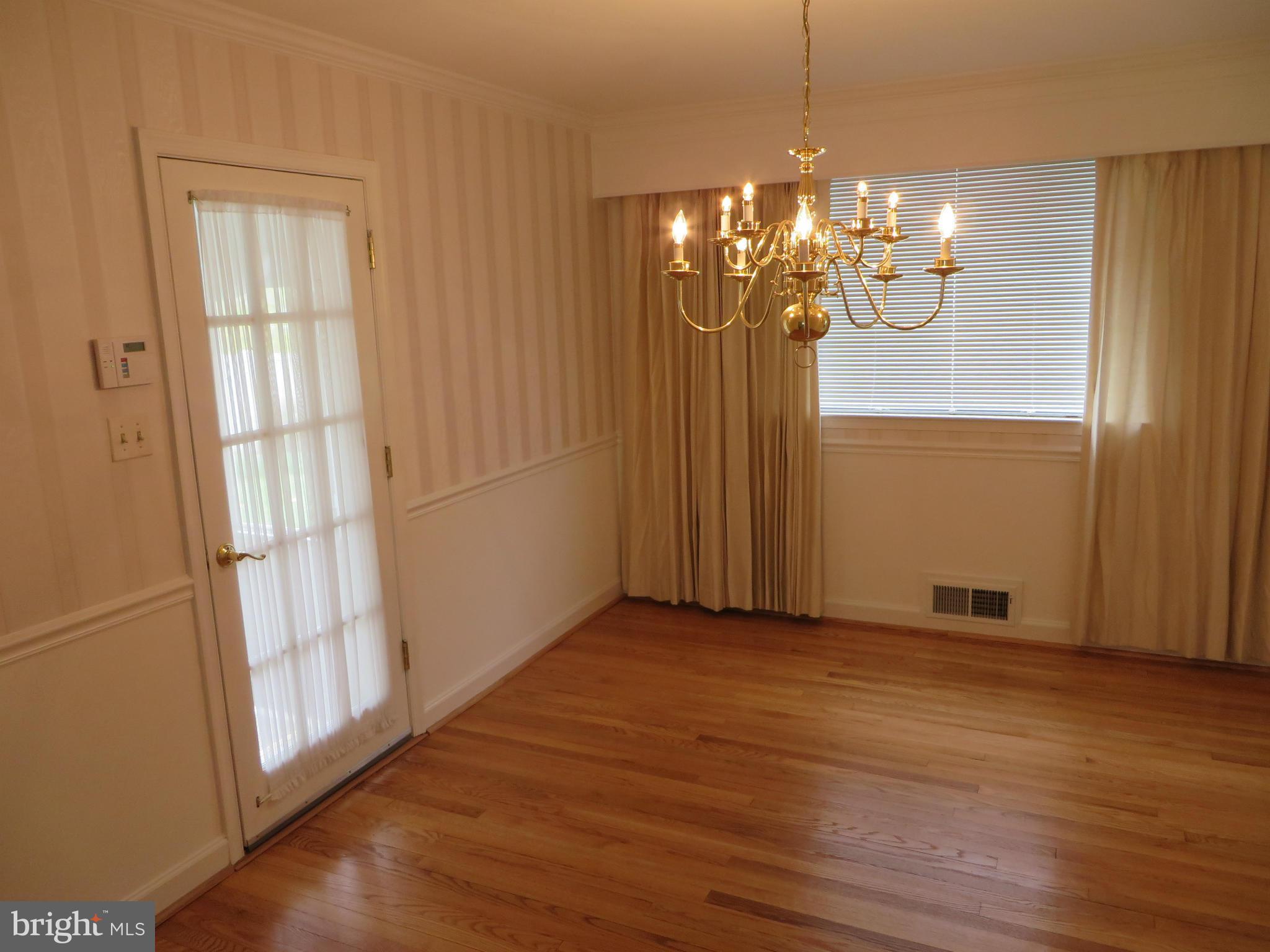 10332 Parkman Road Silver Spring, MD 20903 - Photo 5 of 27 Dining Room