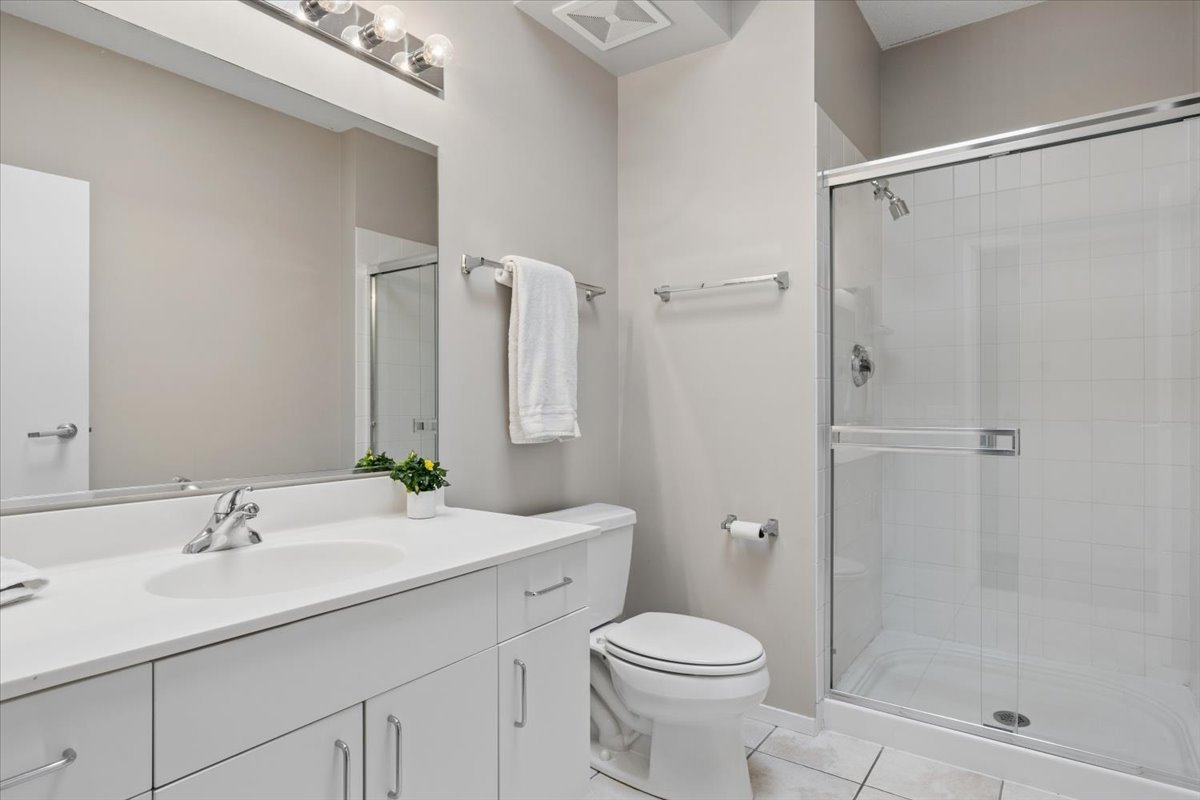 800 Elgin Road, Unit PH19 Evanston, IL 60201 - Photo 17 of 28 Gallery Image 17