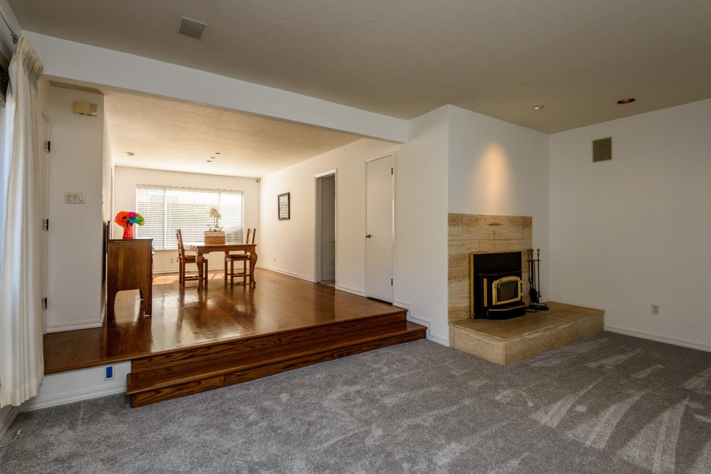 2262 Sharon Road Menlo Park, CA 94025 - Photo 4 of 17