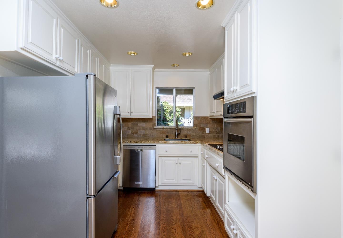 2262 Sharon Road Menlo Park, CA 94025 - Photo 6 of 17