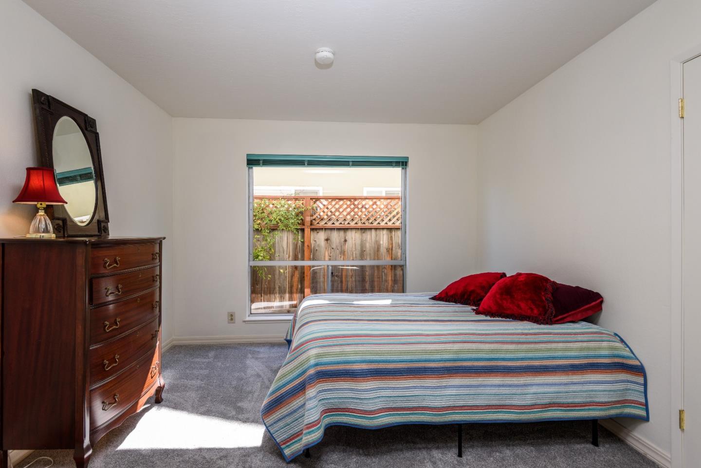 2262 Sharon Road Menlo Park, CA 94025 - Photo 8 of 17