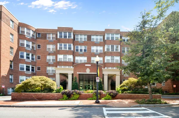 $1,990 | 2500 Q Street Northwest, Unit 529, Washington, DC 20007