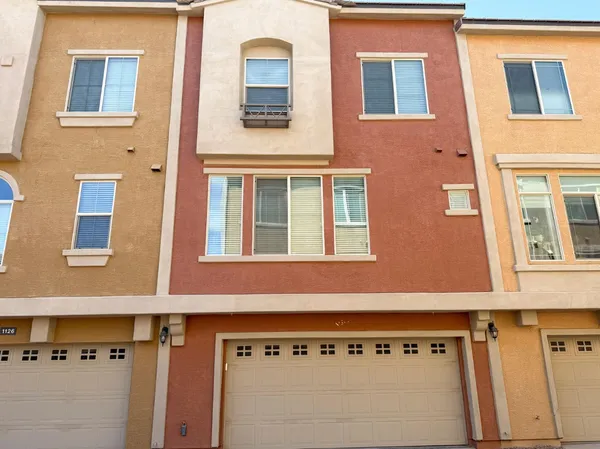 $1,995 | 240 West Juniper Avenue, Unit 1125, Gilbert, AZ 85233