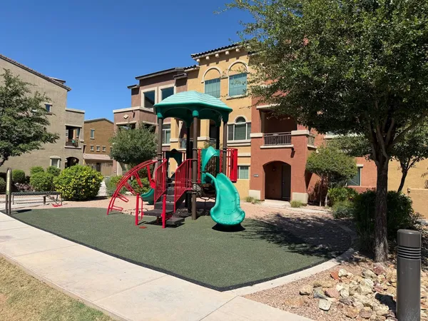 $1,995 | 240 West Juniper Avenue, Unit 1125, Gilbert, AZ 85233