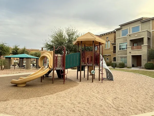$1,995 | 240 West Juniper Avenue, Unit 1125, Gilbert, AZ 85233