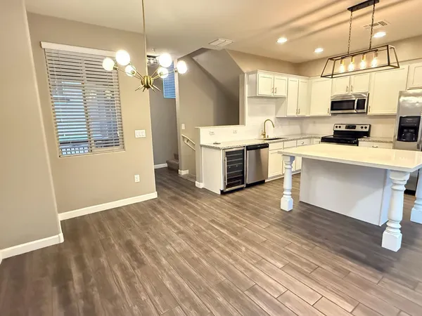 $1,995 | 240 West Juniper Avenue, Unit 1125, Gilbert, AZ 85233