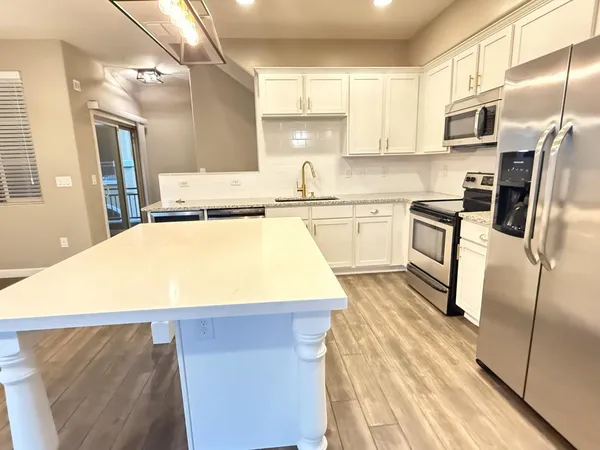 $1,995 | 240 West Juniper Avenue, Unit 1125, Gilbert, AZ 85233