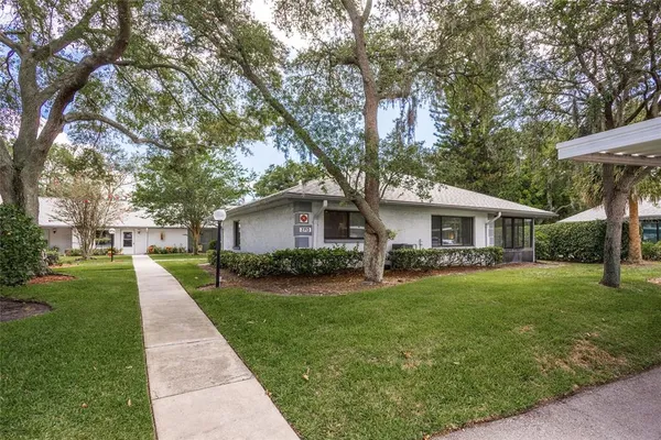 $1,950 | 2713 Countryside Boulevard, Unit 108, Clearwater, FL 33761