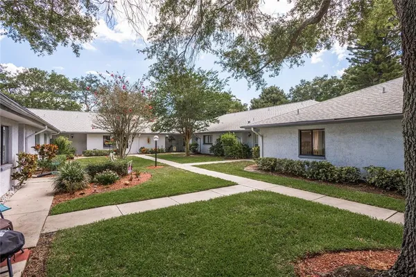 $1,950 | 2713 Countryside Boulevard, Unit 108, Clearwater, FL 33761